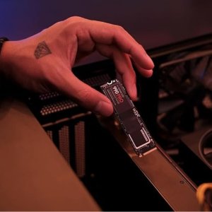 SAMSUNG 990 Pro SSD 2TB 固态硬盘