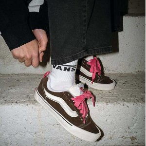 Vans 棋盘格一脚蹬新色$38 | 玛丽珍鞋$42 | Knu面包鞋$45