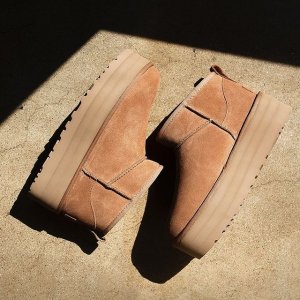 UGG 爆款靴 | 超迷你踝靴$129、封面厚底靴$140