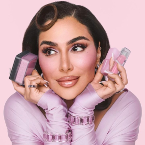 上新：HUDA BEAUTY磨皮滤镜粉红三件套 完全人间芭比色