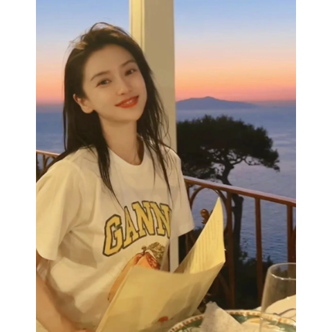 GanniWhite Relaxed 桃子 T恤