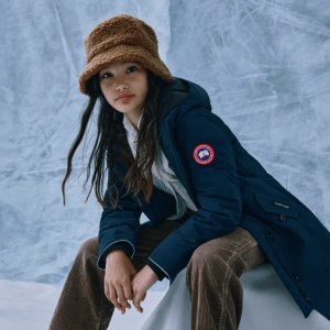 Canada Goose 儿童款 | 封面长款远征$532、羽绒马甲$198