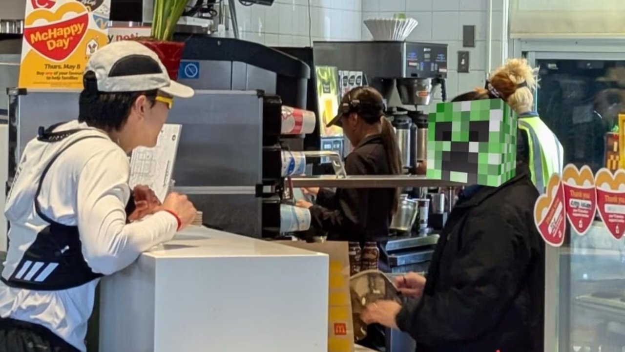 加拿大亚裔小哥靠“Mc马拉松”爆红网络,一天跑55公里打卡全城麦当劳!