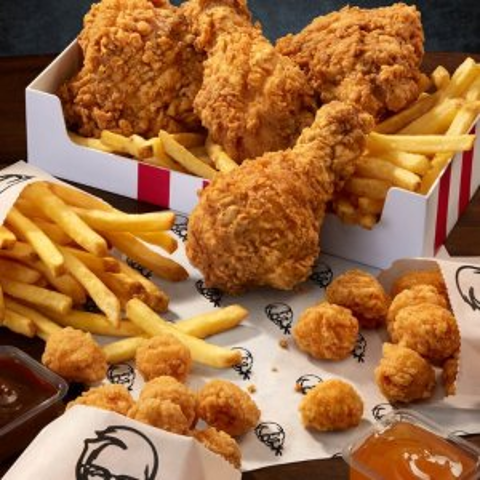 🍗4份原味鸡+鸡米花+2份薯条>>随时结束❗︎$10🔪的快落谁懂啊💓KFC 长周末小零食有着落了！