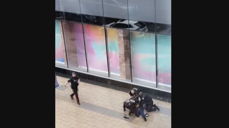 距离国会仅500米!大选第二天渥太华市中心突发枪击案,警员卷入街头交火!