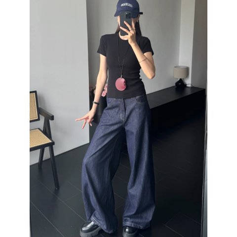 Calvin Klein基础款很百搭罗纹正肩Tee