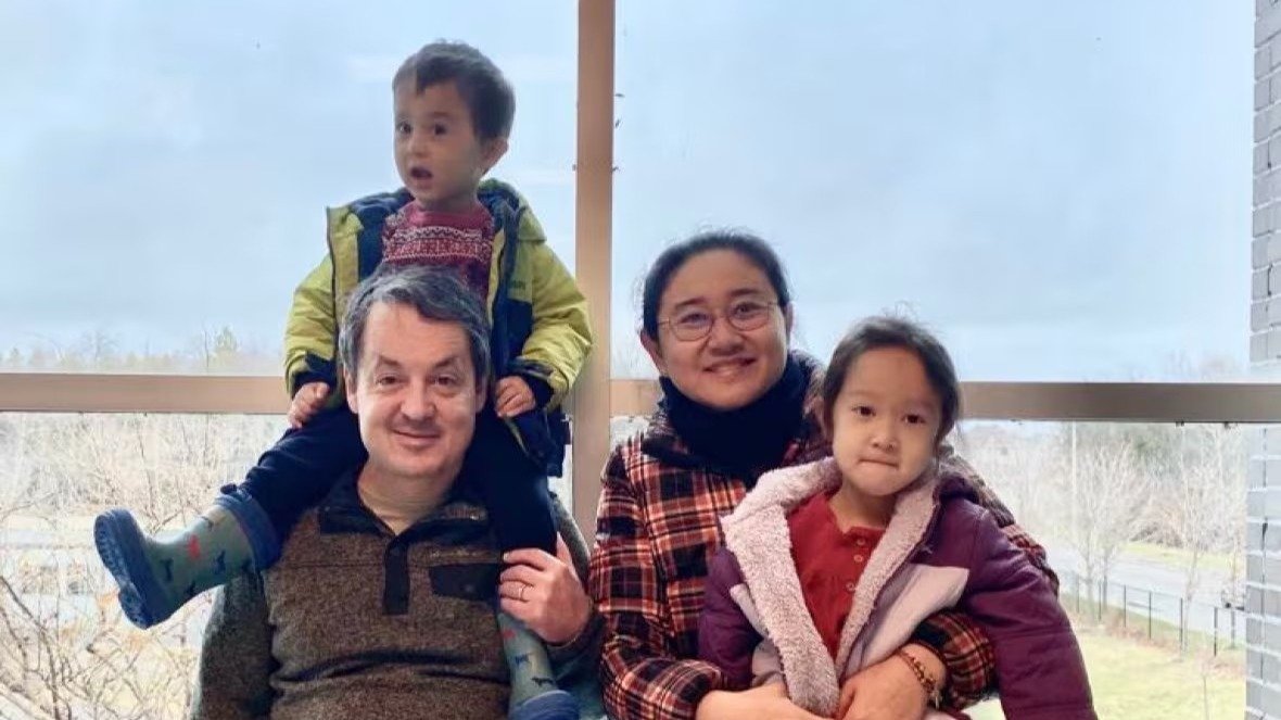 安省华人妈妈带娃全靠ChatGPT,吃东西、生病、写作业全搞定!育儿专家却这样提醒!