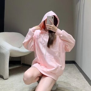 4折起！字母短袖$68