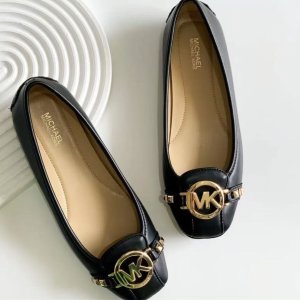 Michael Kors 鞋柜大补货| 闭眼入都不亏 厚底拖鞋$29 压纹运动鞋$49