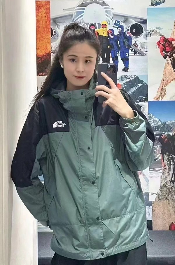Mountain 冲锋衣