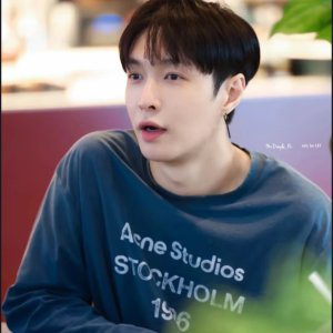 Acne Studios 好价狙击-短袖$154(原$412)、笑脸帽$118收