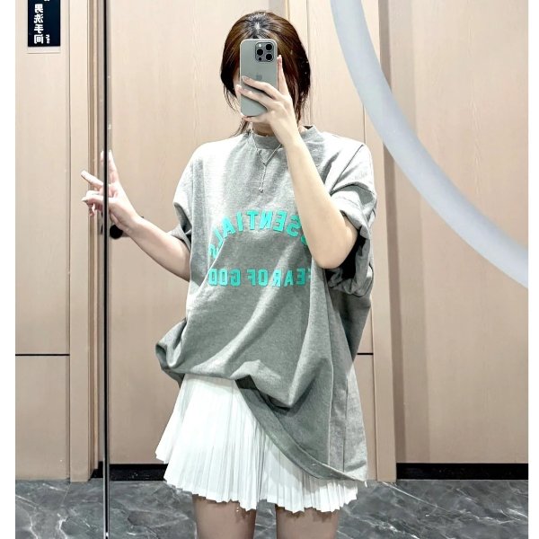 Gray Crewneck T恤