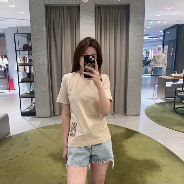 新款肉豆蔻色短袖