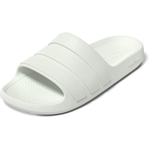  Adilette 男女同款拖鞋