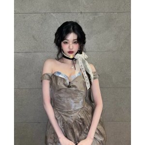 Capsule Brown Sunday 露肩连衣裙