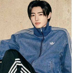 今晚截止：adidas 人气牛仔系列 封面朴成训同款$128