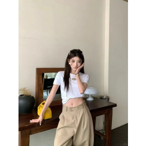 白色基础款短袖