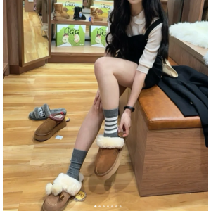会员日狂欢价：UGG降价 毛绒拖鞋$101！码全