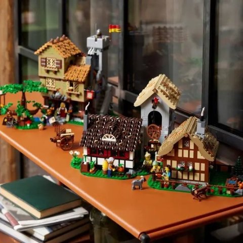 Lego2024/3/1 会员提前购中世纪城市广场 10332 | ICONS