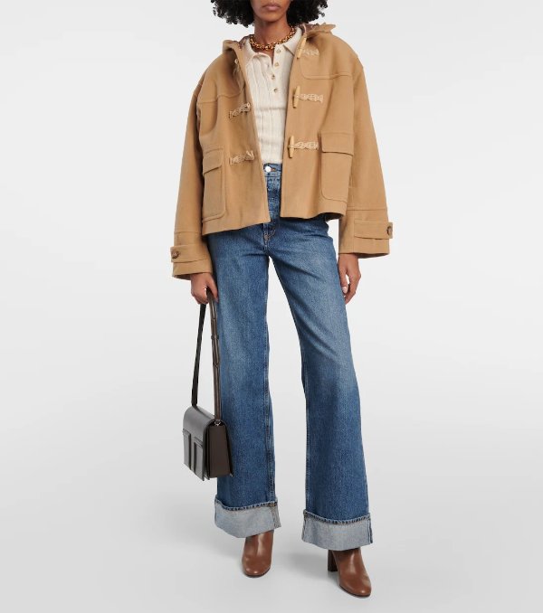 羊毛羊绒混纺牛角扣大衣