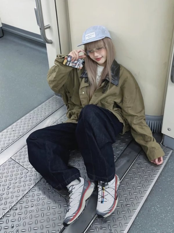  XT-6 跑鞋 白灰红