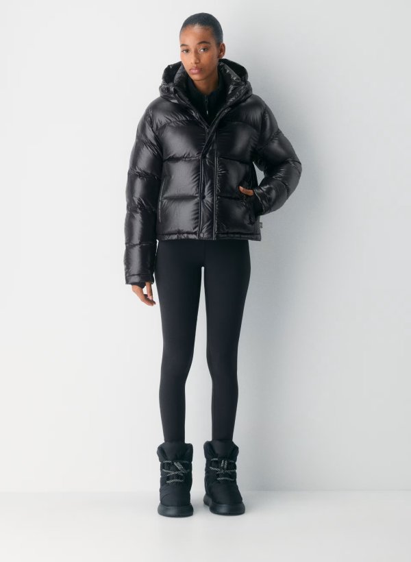 Aritzia Super Puff Shorty 高光面料