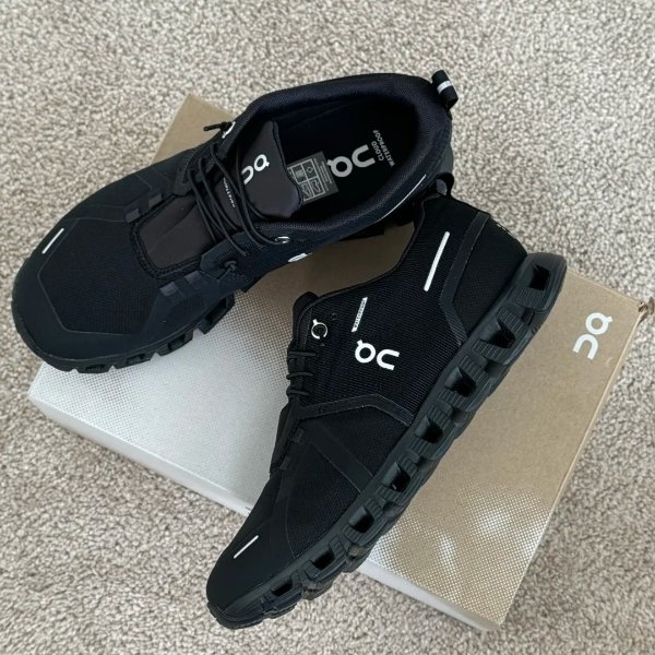  Cloud 5 女士防水跑鞋