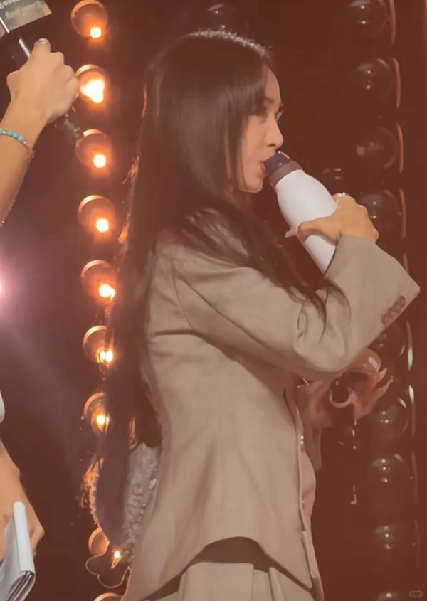 Owala FreeSip 可乐杯709ml