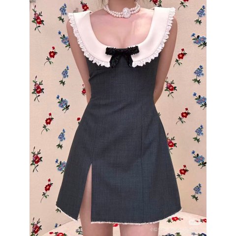 圆领无袖连衣裙