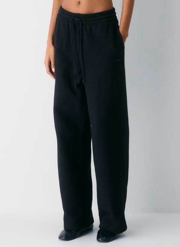 Cozy Sweatfleece 宽松女款卫裤