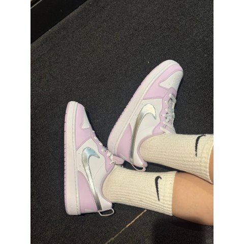  Court Borough 大童鞋