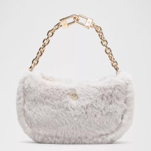 封面毛绒包包仅$44