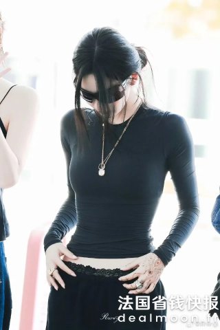 宁宁同款，螺纹款！Skims Black 棉质罗纹长袖T恤