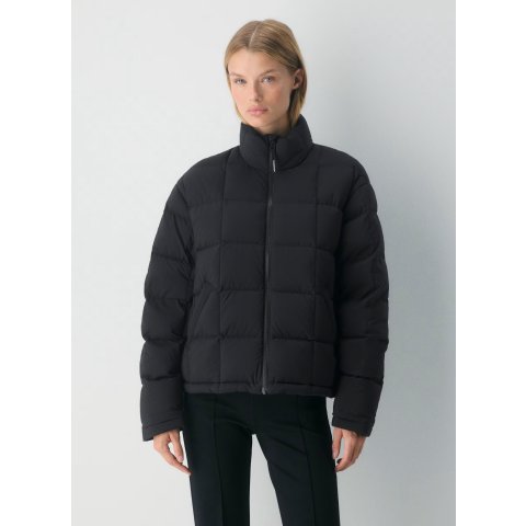 AritziaSuperPOP Puff cliMATTE 羽绒服