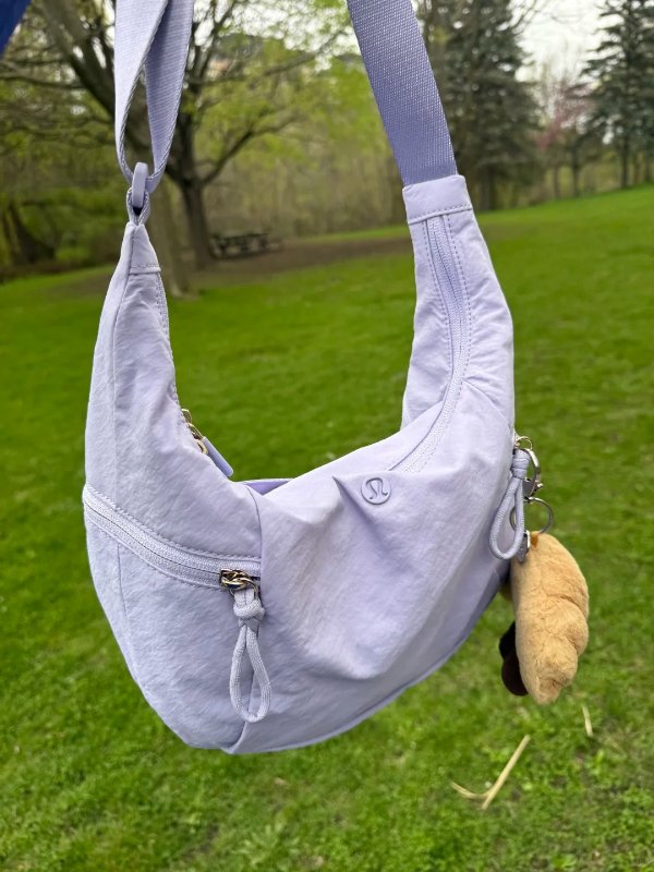 Slouchy 斜挎包 金属扣 6L