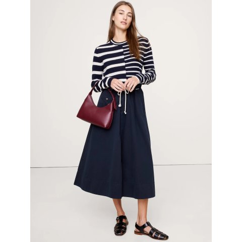 轻盈山羊绒圆领毛衣