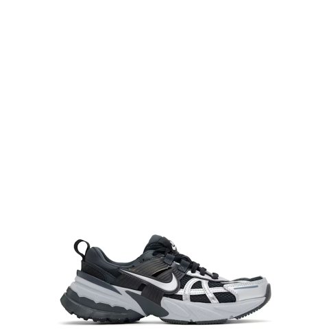 V2K Run 黑银运动鞋