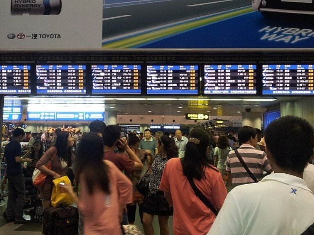 突发！12条中日航线全线停飞，转机...