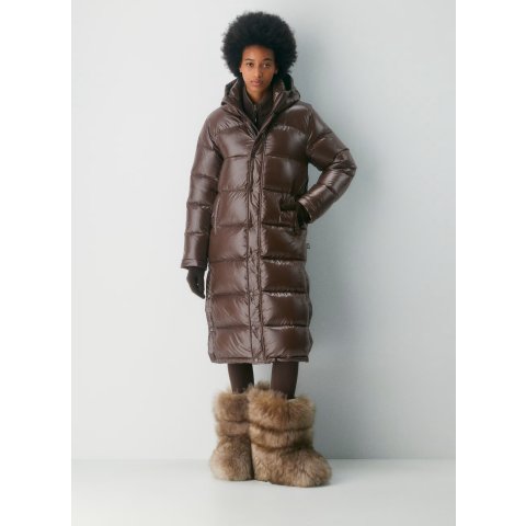 The Super Puff 长款亮面羽绒服