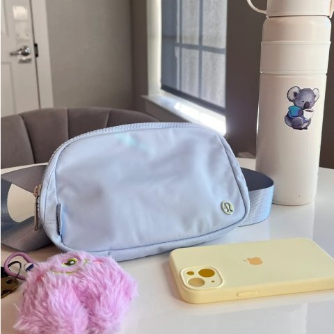 Lululemon Everywhere 腰包 1L