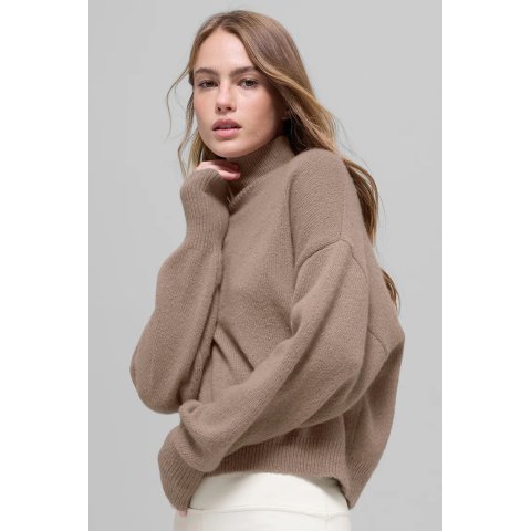 Cashmere Turtleneck 羊绒毛衣