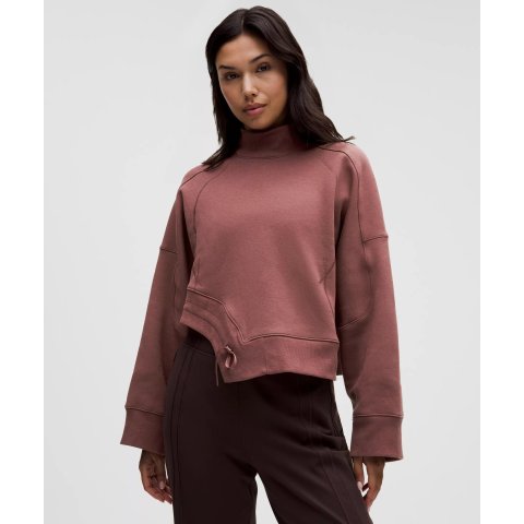 Plush Fleece 弧形下摆套头衫