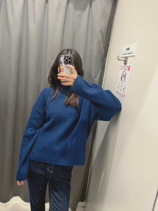 SOUFFLE YARN 女高领毛衣