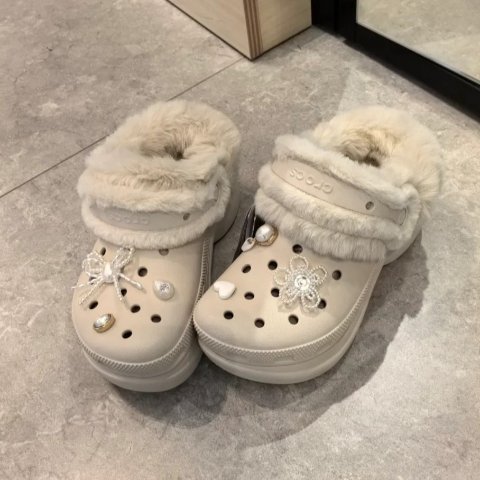Crocs Bae 毛绒内衬洞洞鞋