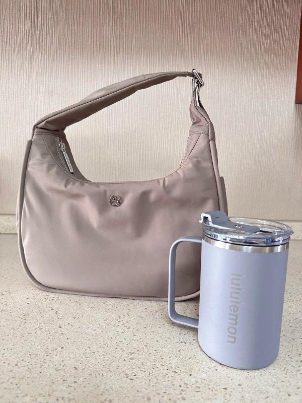 City Essentials 单肩包 4L