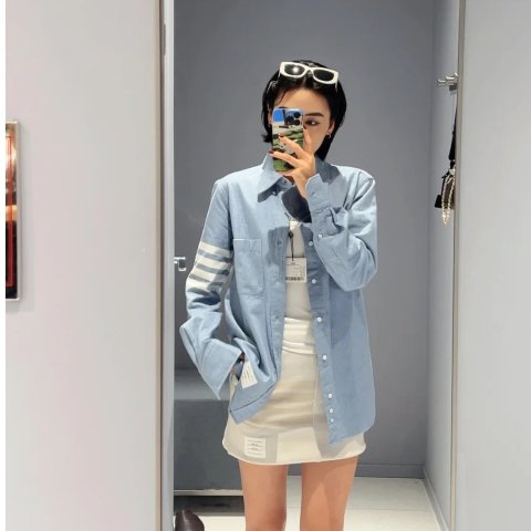 Thom BrowneHR价格为$870Thom Browne 4 Bar 法兰绒衬衫