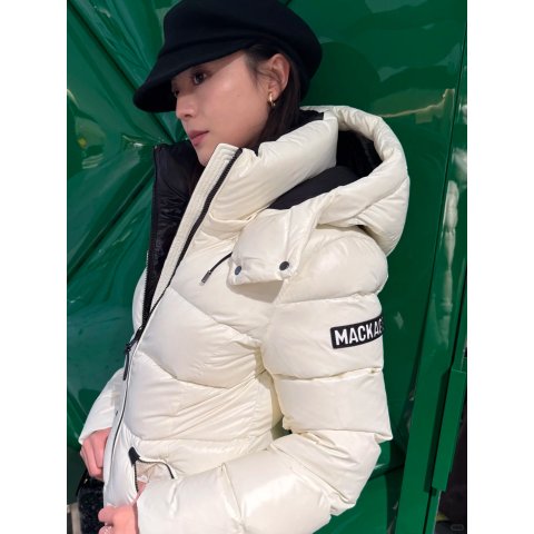 MADALYN 女士光泽连帽羽绒服 