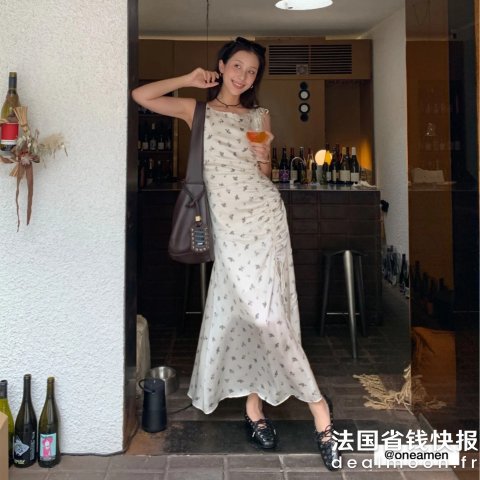 Ganni之前€395 高开衩，好适合度假缎面褶皱连衣裙