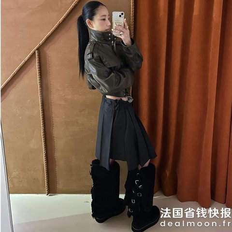 搭配一下怪好看的UGG sacai 过膝长靴