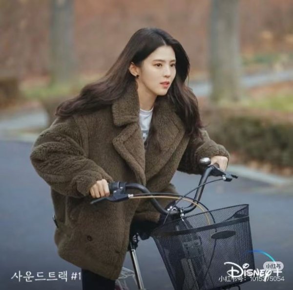 Olga 短款卡其色仿皮草外套